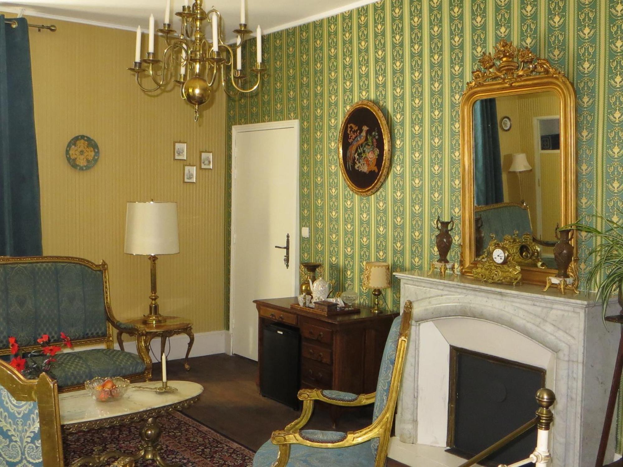 Bed and Breakfast Le Bailli De Montsaugeon Habitación foto