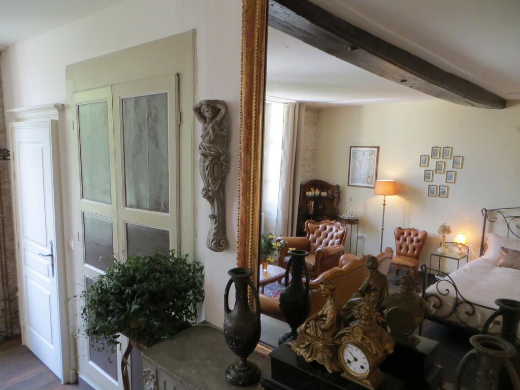 Bed and Breakfast Le Bailli De Montsaugeon Habitación foto