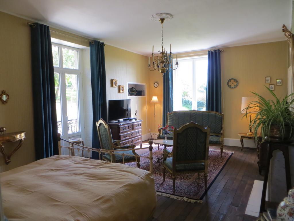 Bed and Breakfast Le Bailli De Montsaugeon Habitación foto