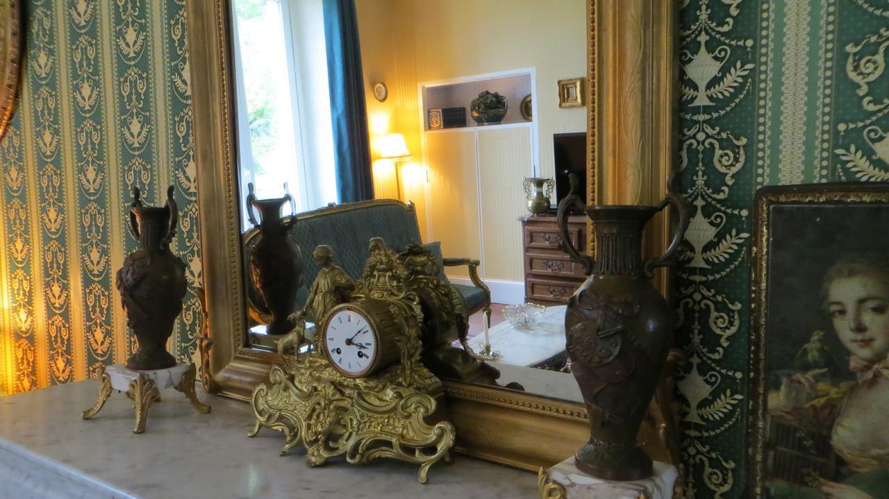 Bed and Breakfast Le Bailli De Montsaugeon Habitación foto