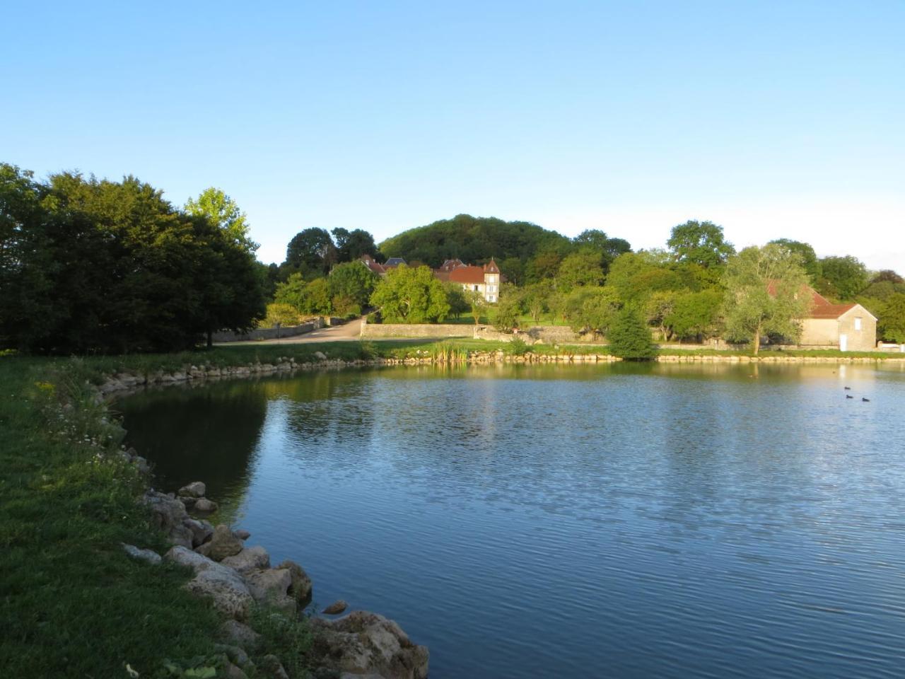 Bed and Breakfast Le Bailli De Montsaugeon Exterior foto