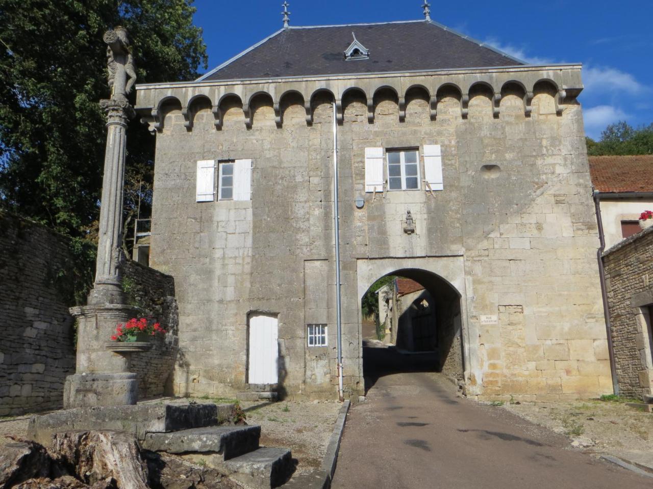 Bed and Breakfast Le Bailli De Montsaugeon Exterior foto